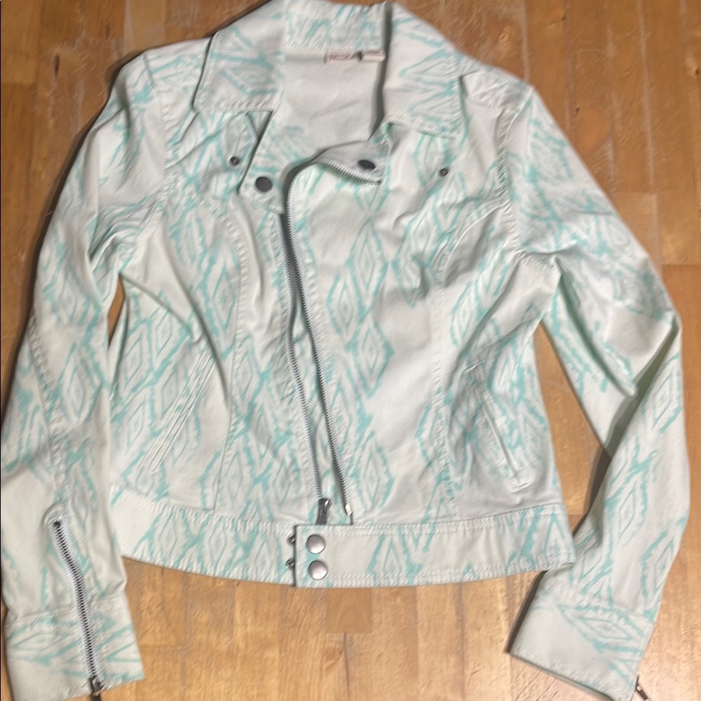 Mudd White Jacket with Light Teal Pattern